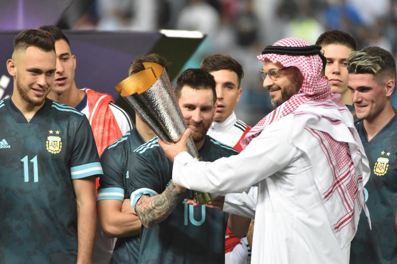 Lionel Messi urged by families of prisoners to reject Saudi tourism deal | Middle East Eye